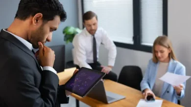 A Chave para o Sucesso: Por Que um Software Jurídico é Essencial no Início da Carreira ou do Escritório